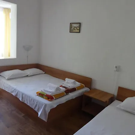 Hris Guest house 2*