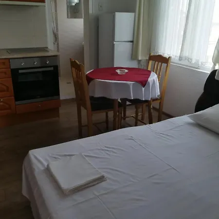 Hris Guest house 2*
