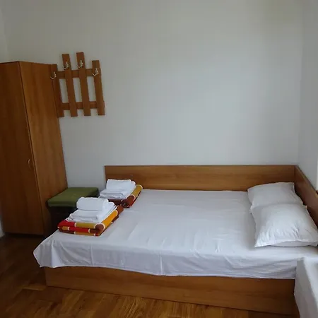Hris Guest house 2*