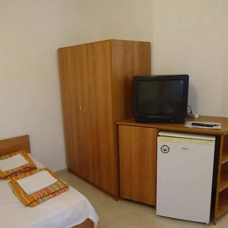 Hris בית הארחה