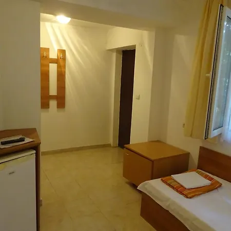 Hris Guest house 2*